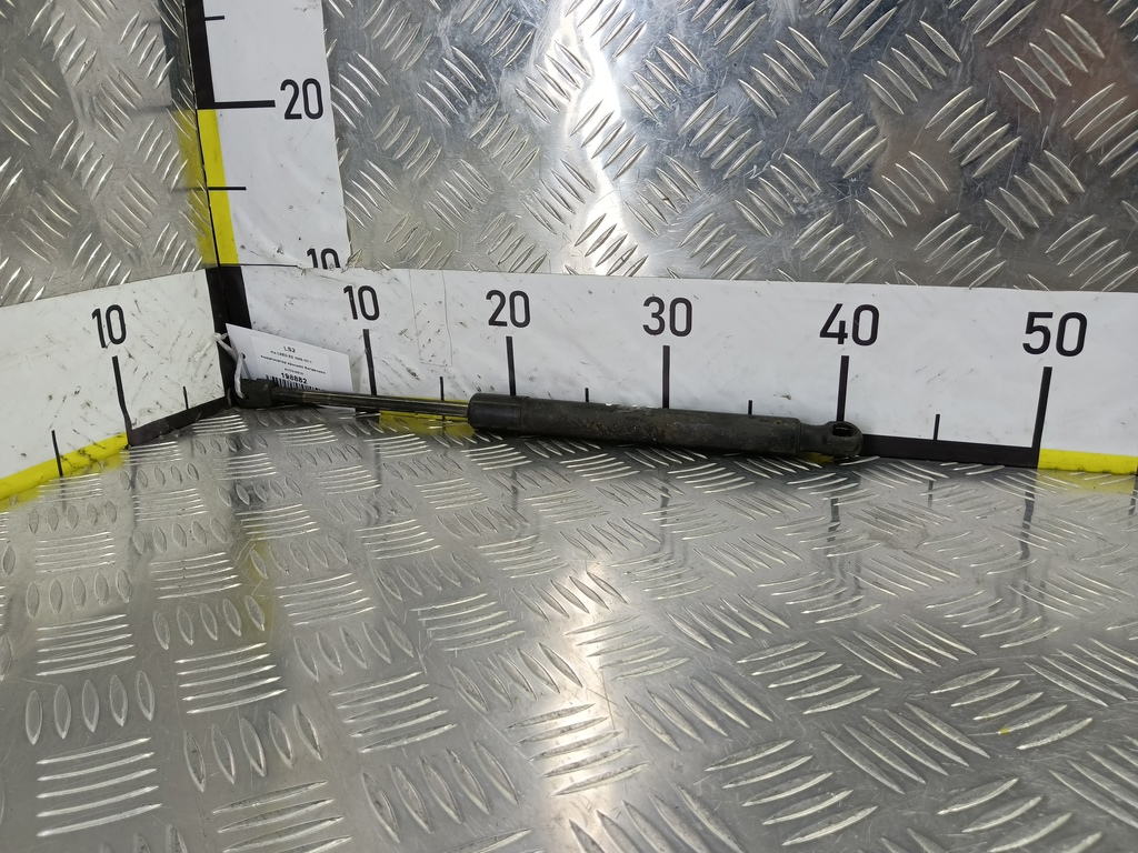 амортизатор крышки багажника Kia Ceed  817701H510, 980 рублей, Москва