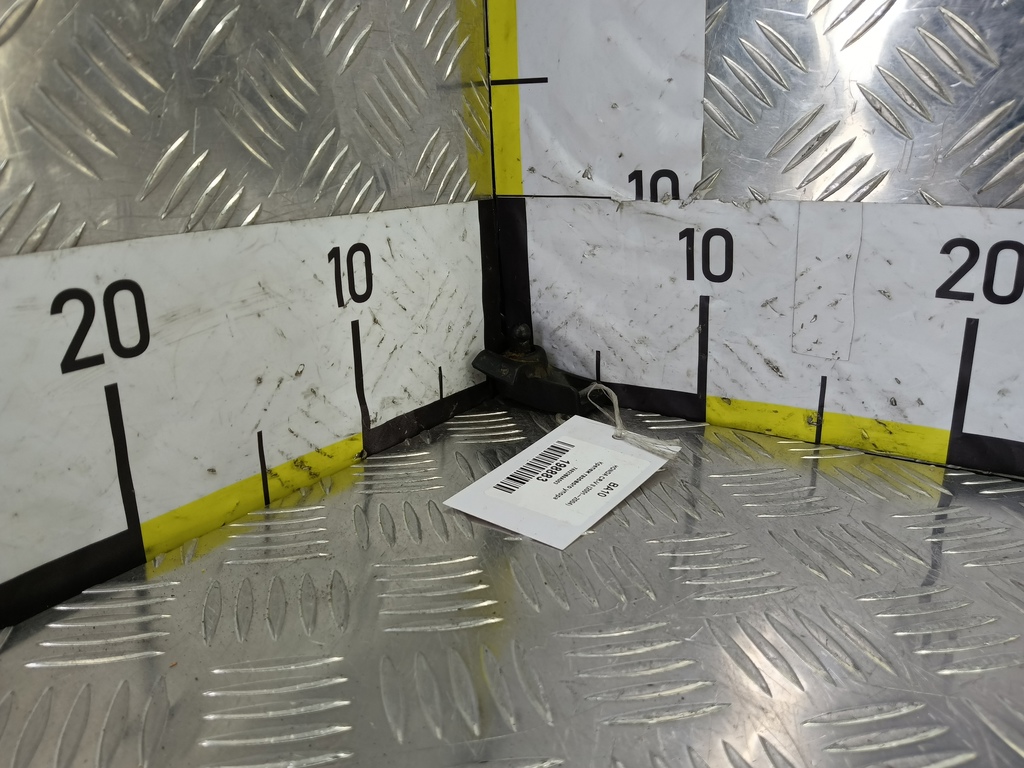 крепеж газового упора HONDA CR-V 2.0 AT (150 л.с.)CR-V  II (2001—2004) Внедорожник 74823S9A003, 520 рублей, Москва