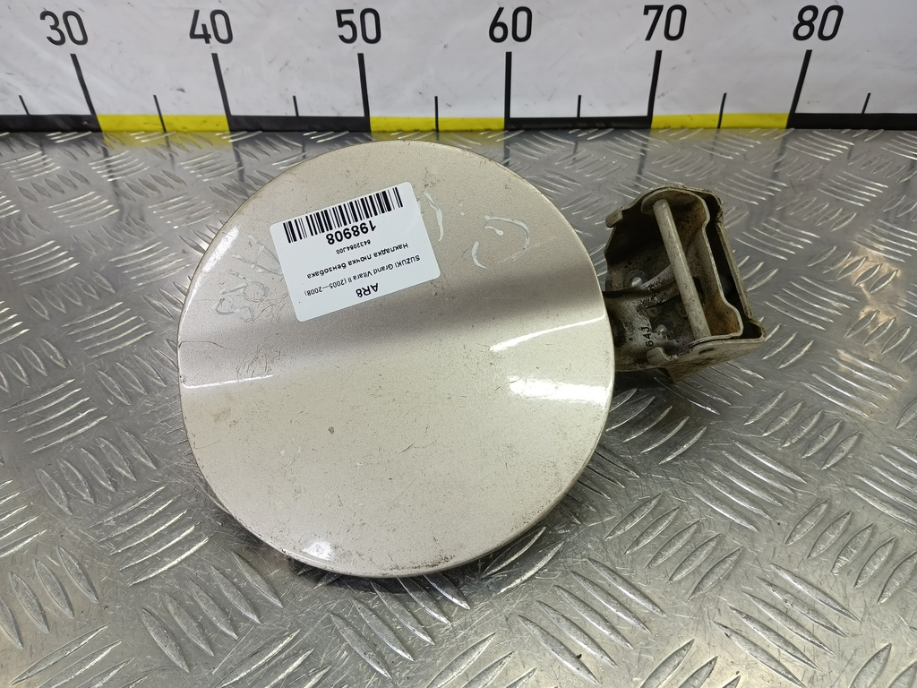 накладка лючка бензобака SUZUKI Grand Vitara 1.6 4WD MT (106 л.с.)Grand Vitara  II (2005—2008) Внедорожник 6432064J00, 520 рублей, Москва