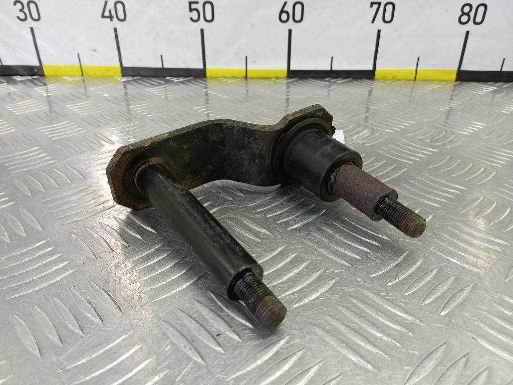 кронштейн рессоры MITSUBISHI L200  2.5 DI-D MT (136 л.с.)L200  IV (2006—2014) Пикап MN103209, 1210 рублей, Москва