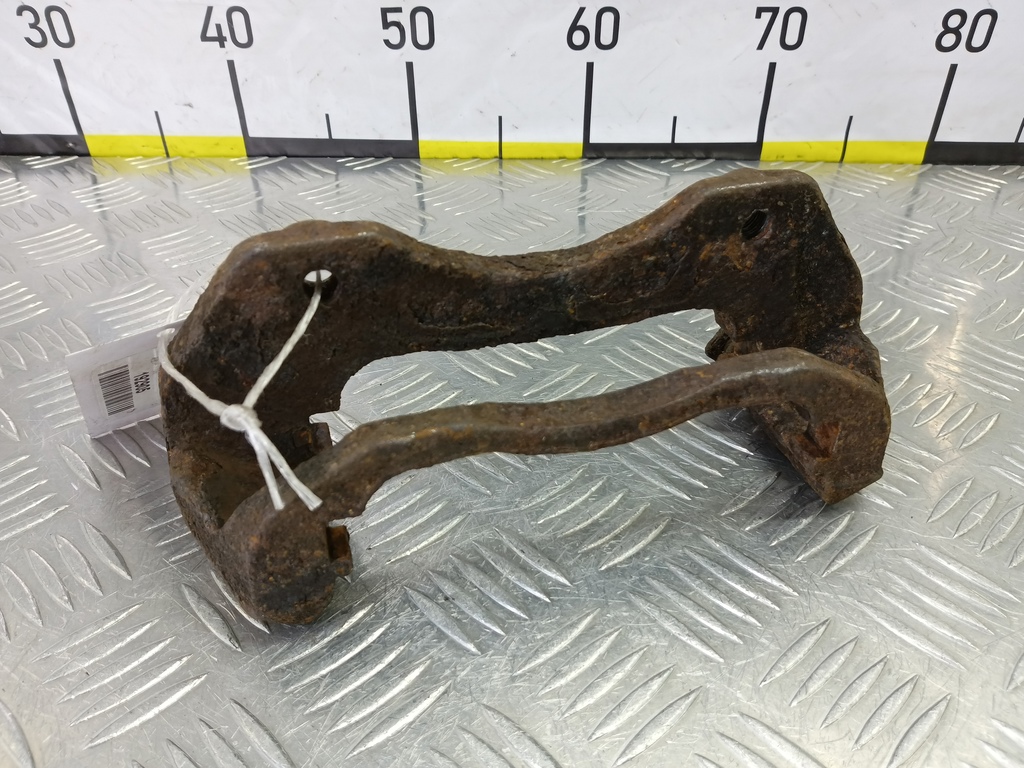 скоба суппорта MITSUBISHI LANCER  MR569361, 2700 рублей, Москва