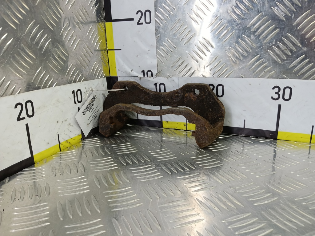 скоба суппорта MITSUBISHI LANCER  MR569361, 2700 рублей, Москва