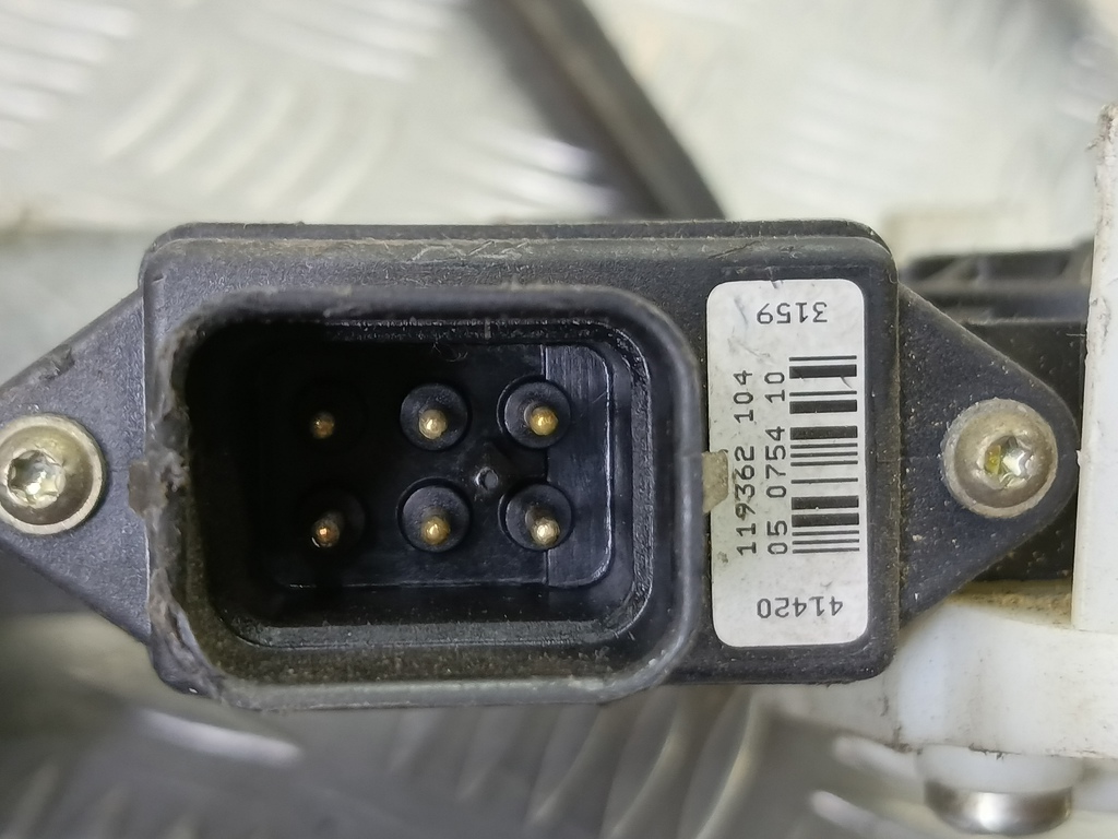 стеклоподъемник MITSUBISHI CARISMA 1.8 GDI AT (122 л.с.)Carisma  I рестайлинг (1999—2004) Лифтбек MR912460, 2700 рублей, Москва