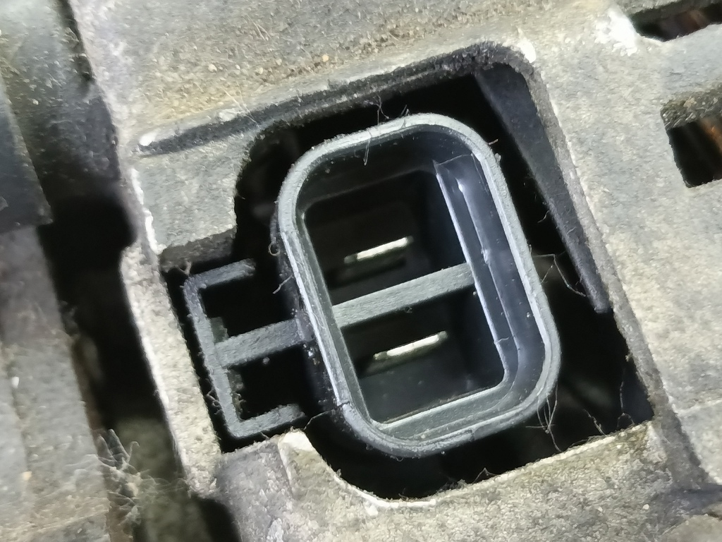 генератор Hyundai TUCSON 2.0 CRDi AT (112 л.с.)Tucson  I (2004—2011) Внедорожник 3730027013, 15350 рублей, Москва