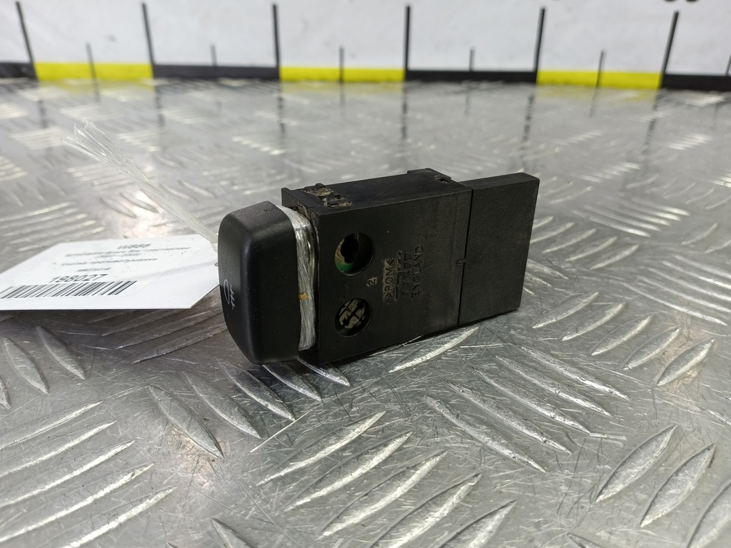 кнопка противотуманки MITSUBISHI CARISMA 1.6 AT (90 л.с.)Carisma  I рестайлинг (1999—2004) Лифтбек MR270319, 520 рублей, Москва