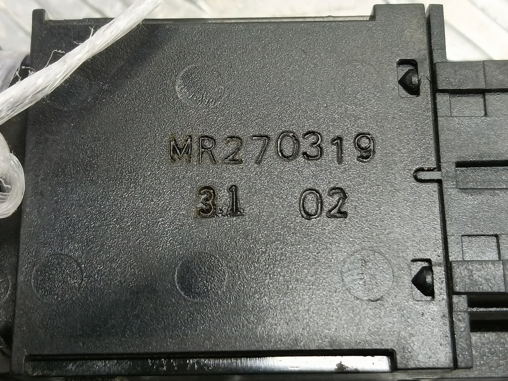 кнопка противотуманки MITSUBISHI CARISMA 1.6 AT (90 л.с.)Carisma  I рестайлинг (1999—2004) Лифтбек MR270319, 520 рублей, Москва