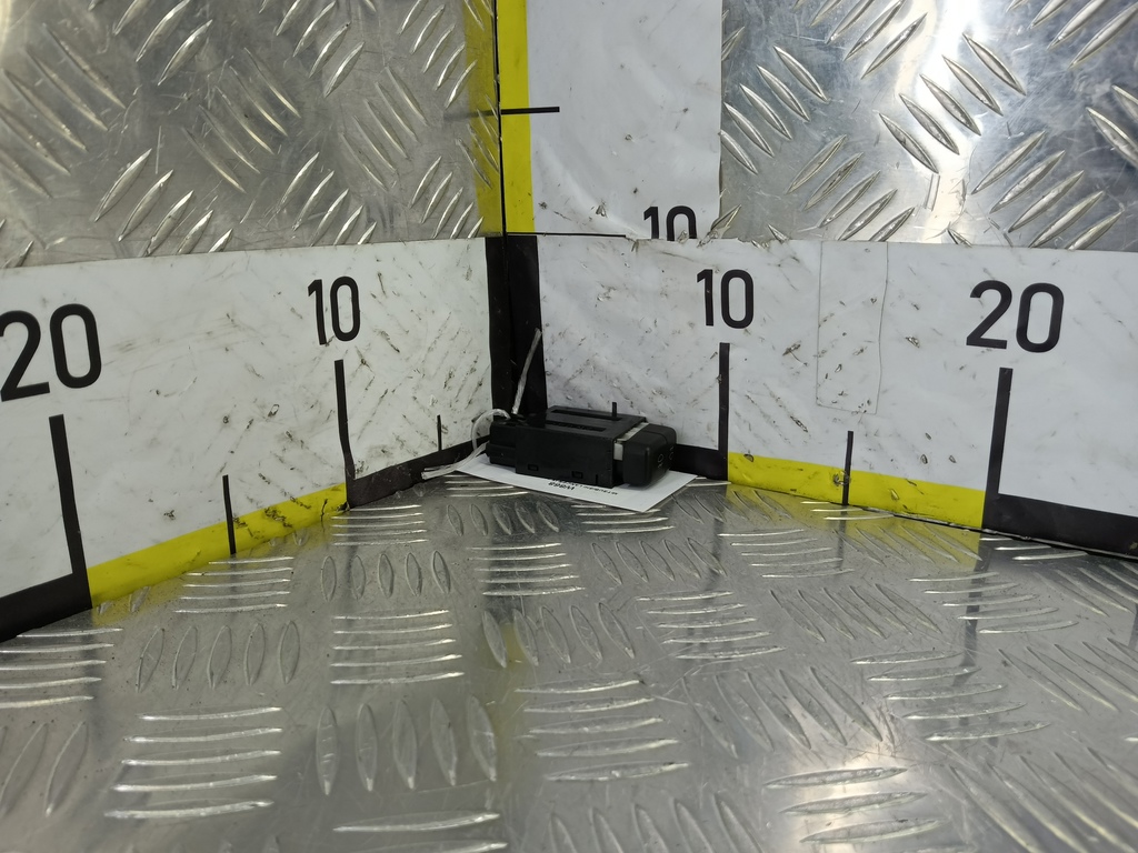 кнопка противотуманки MITSUBISHI LANCER 1.6 MT (98 л.с.)Lancer  IX рестайлинг (2005—2010) Седан MR190953, 2930 рублей, Москва