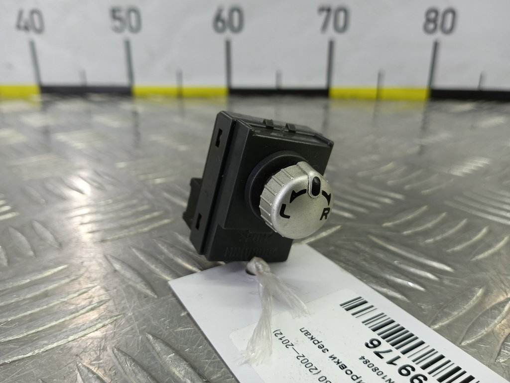 кнопка регулировки зеркал MITSUBISHI COLT 1.3 MT (95 л.с.)Colt  Z30 (2002—2012) Хетчбэк MN108084, 520 рублей, Москва
