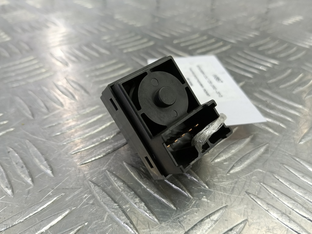 кнопка регулировки зеркал MITSUBISHI COLT 1.3 MT (95 л.с.)Colt  Z30 (2002—2012) Хетчбэк MN108084, 520 рублей, Москва