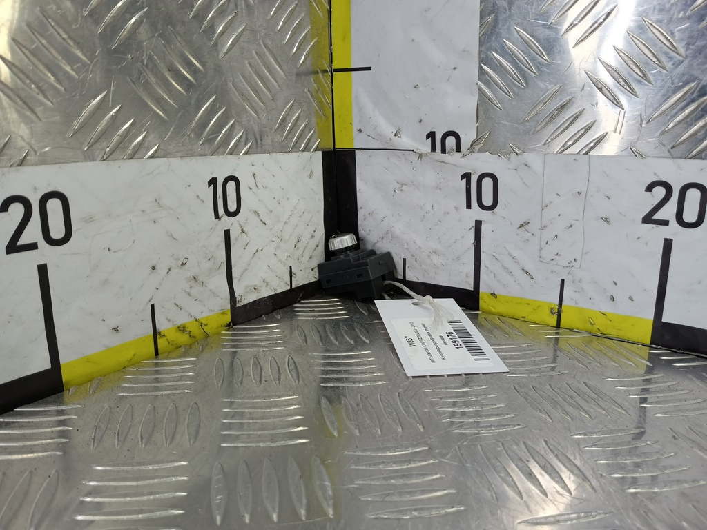 кнопка регулировки зеркал MITSUBISHI COLT 1.3 MT (95 л.с.)Colt  Z30 (2002—2012) Хетчбэк MN108084, 520 рублей, Москва