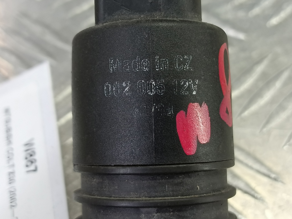 насос омывателя (моторчик) MITSUBISHI COLT 1.3 MT (95 л.с.)Colt  Z30 (2002—2012) Хетчбэк 8260A021, 630 рублей, Москва