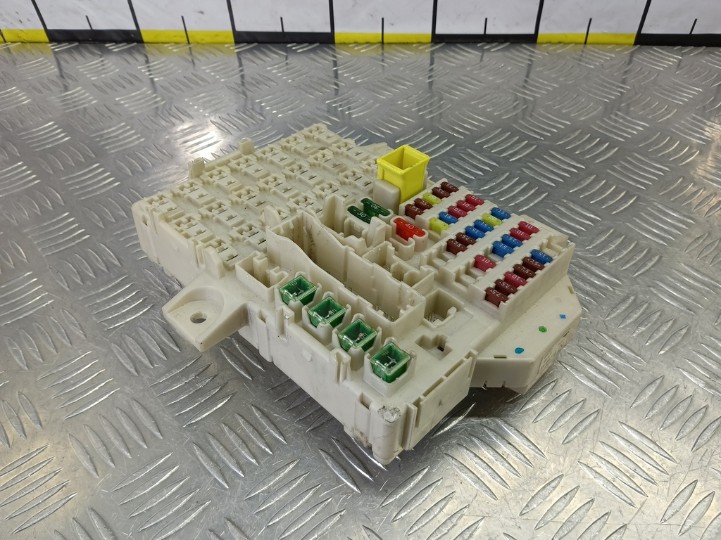 блок предохранителей MITSUBISHI COLT 1.3 MT (95 л.с.)Colt  Z30 (2002—2012) Хетчбэк MN108319, 750 рублей, Москва