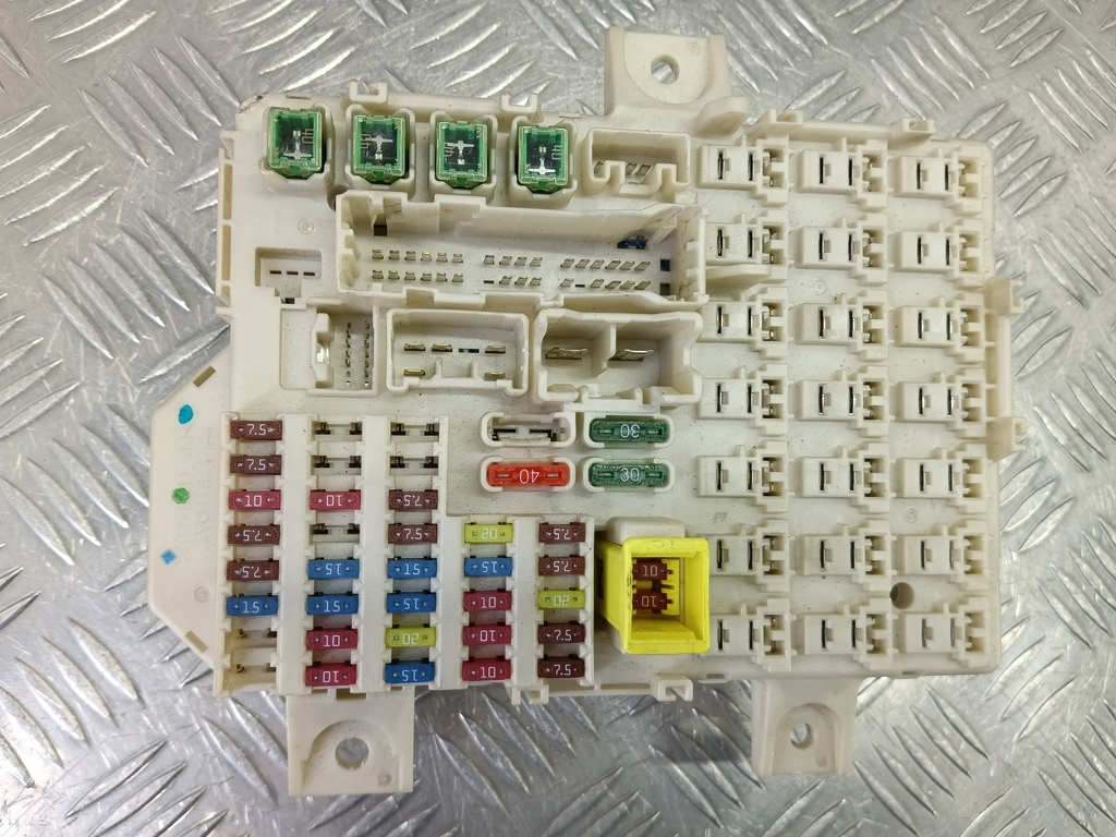 блок предохранителей MITSUBISHI COLT 1.3 MT (95 л.с.)Colt  Z30 (2002—2012) Хетчбэк MN108319, 750 рублей, Москва