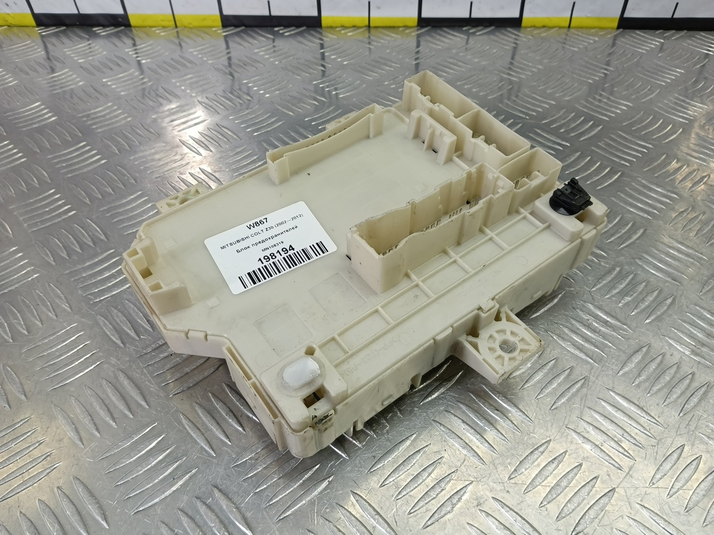 блок предохранителей MITSUBISHI COLT 1.3 MT (95 л.с.)Colt  Z30 (2002—2012) Хетчбэк MN108319, 750 рублей, Москва