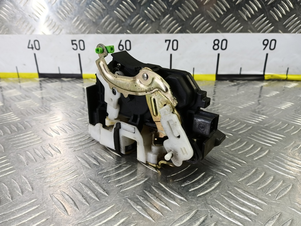 замок двери MITSUBISHI LANCER 1.6 MT (98 л.с.)Lancer  IX рестайлинг (2005—2010) Седан MN159631, 2360 рублей, Москва