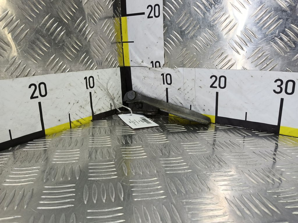 петля капота MITSUBISHI CARISMA 1.6 AT (90 л.с.)Carisma  I рестайлинг (1999—2004) Лифтбек M896534, 520 рублей, Москва