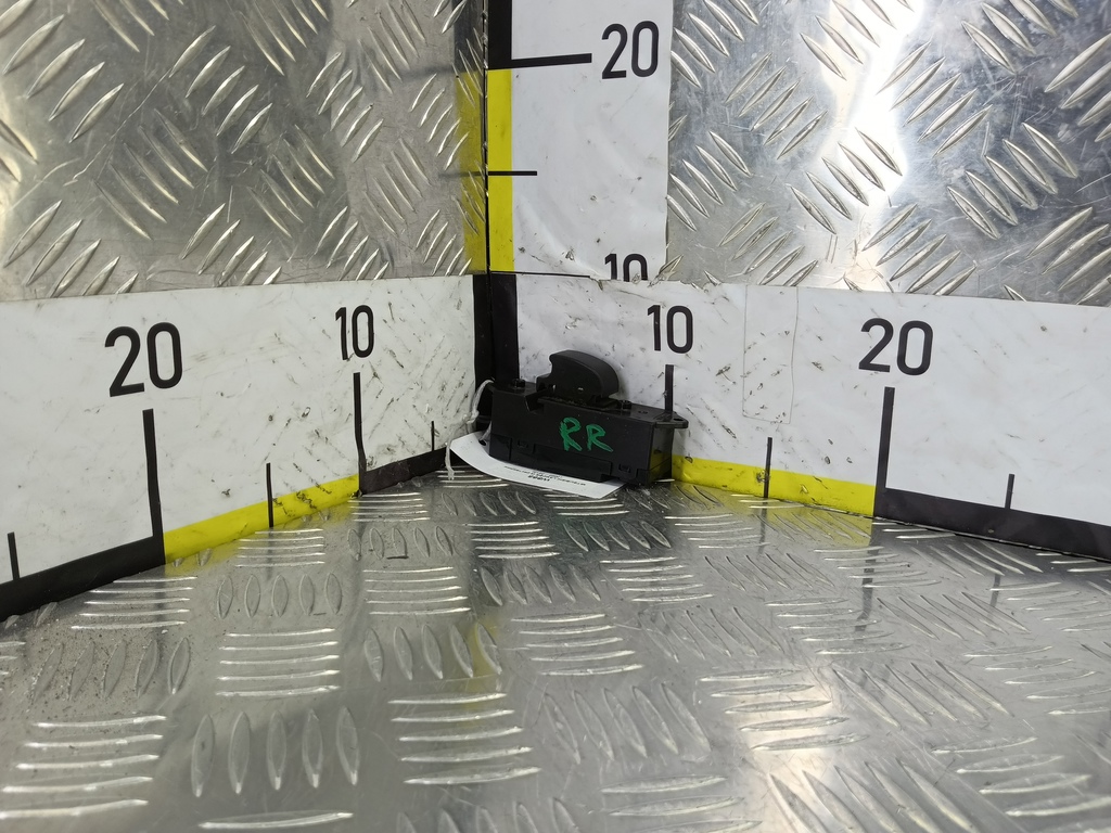 кнопка стеклоподъемника MITSUBISHI LANCER 1.6 MT (98 л.с.)Lancer  IX рестайлинг (2005—2010) Седан 8608A100, 520 рублей, Москва