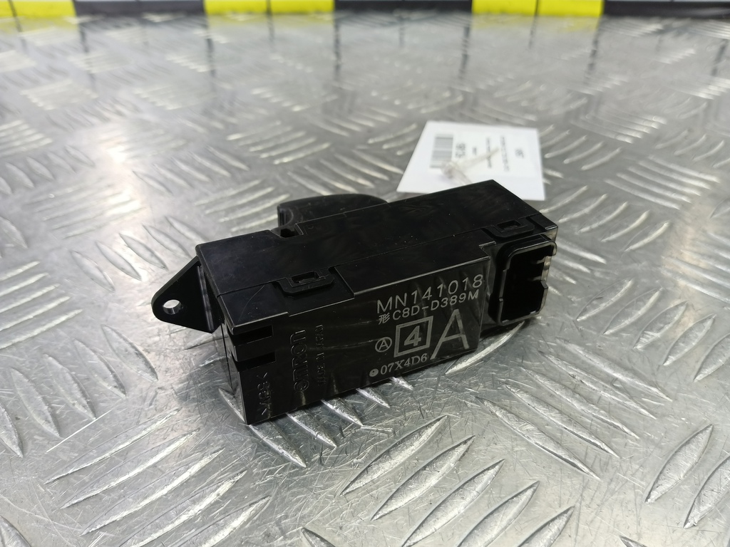 кнопка стеклоподъемника MITSUBISHI COLT 1.3 MT (95 л.с.)Colt  Z30 (2002—2012) Хетчбэк 8608A077, 630 рублей, Москва