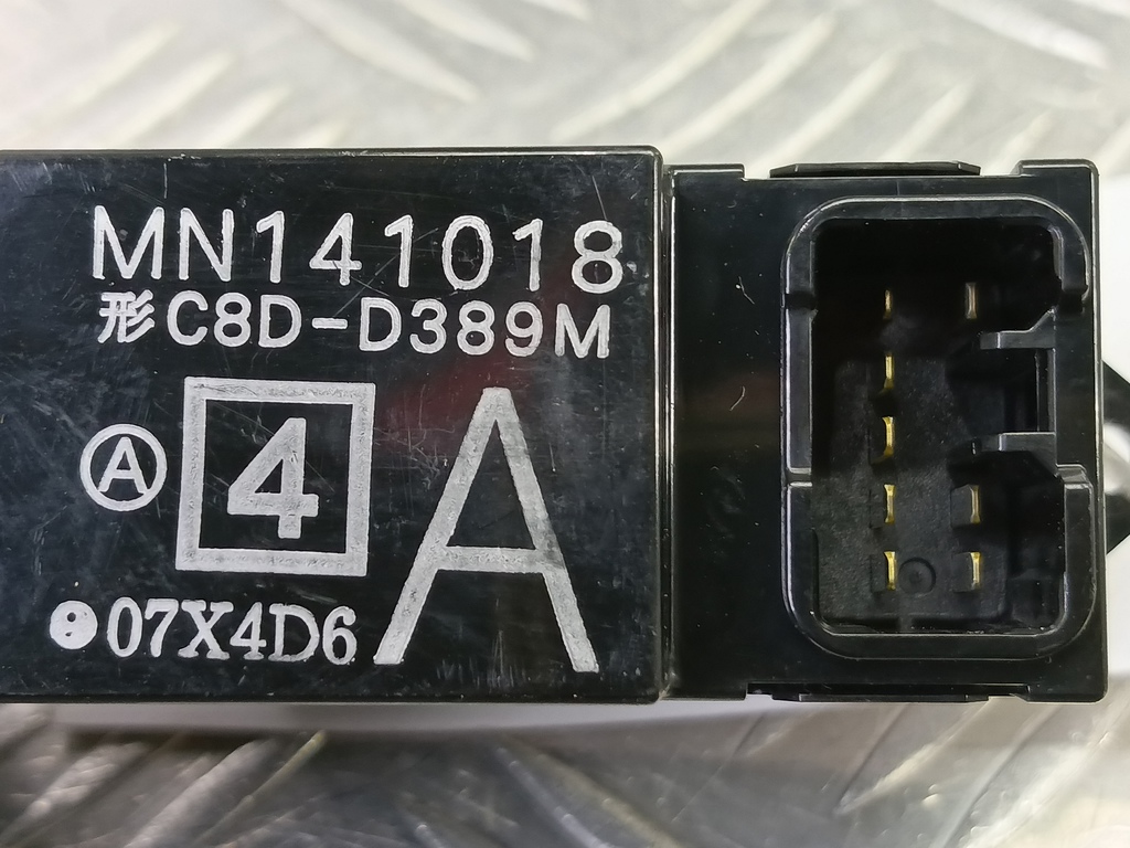 кнопка стеклоподъемника MITSUBISHI COLT 1.3 MT (95 л.с.)Colt  Z30 (2002—2012) Хетчбэк 8608A077, 630 рублей, Москва