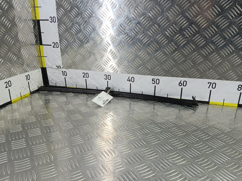 направляющая стекла двери MITSUBISHI LANCER 1.6 MT (98 л.с.)Lancer  IX рестайлинг (2005—2010) Седан MR525721, 980 рублей, Москва