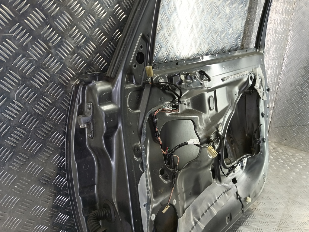 дверь MITSUBISHI COLT 1.3 MT (95 л.с.)Colt  Z30 (2002—2012) Хетчбэк MN161884, 10750 рублей, Москва