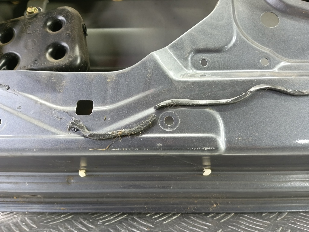 дверь MITSUBISHI LANCER 1.6 MT (98 л.с.)Lancer  IX рестайлинг (2005—2010) Седан 5700A167, 17650 рублей, Москва