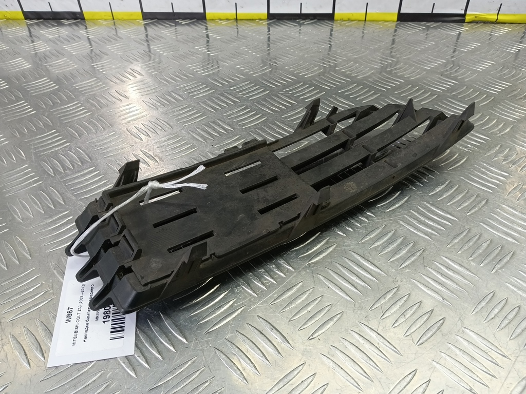 накладка бампера переднего MITSUBISHI COLT 1.3 MT (95 л.с.)Colt  Z30 (2002—2012) Хетчбэк MN105193XA, 3850 рублей, Москва