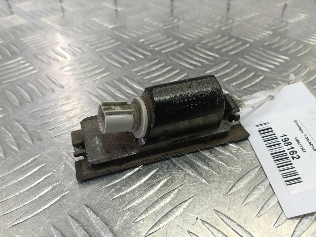 фонарь номерного знака MITSUBISHI COLT 1.3 MT (95 л.с.)Colt  Z30 (2002—2012) Хетчбэк MR957364, 1090 рублей, Москва