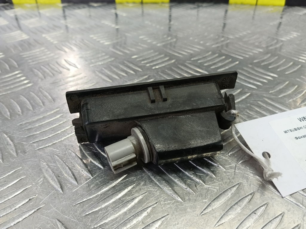 фонарь номерного знака MITSUBISHI COLT 1.3 MT (95 л.с.)Colt  Z30 (2002—2012) Хетчбэк MR957364, 1090 рублей, Москва