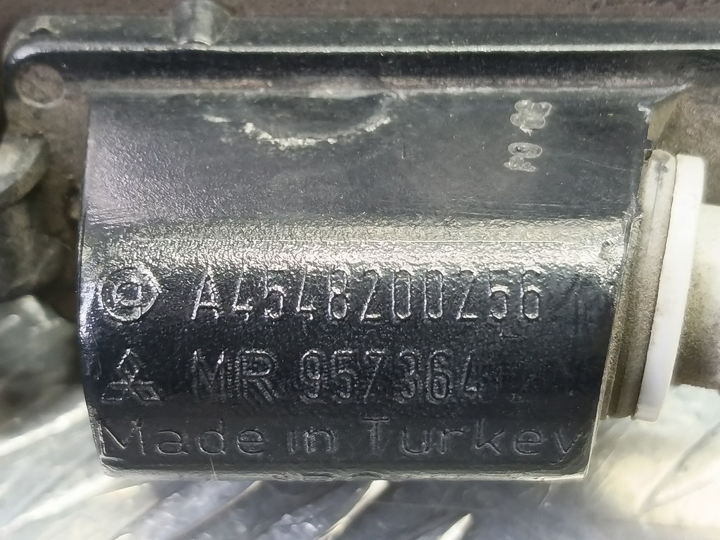 фонарь номерного знака MITSUBISHI COLT 1.3 MT (95 л.с.)Colt  Z30 (2002—2012) Хетчбэк MR957364, 1090 рублей, Москва