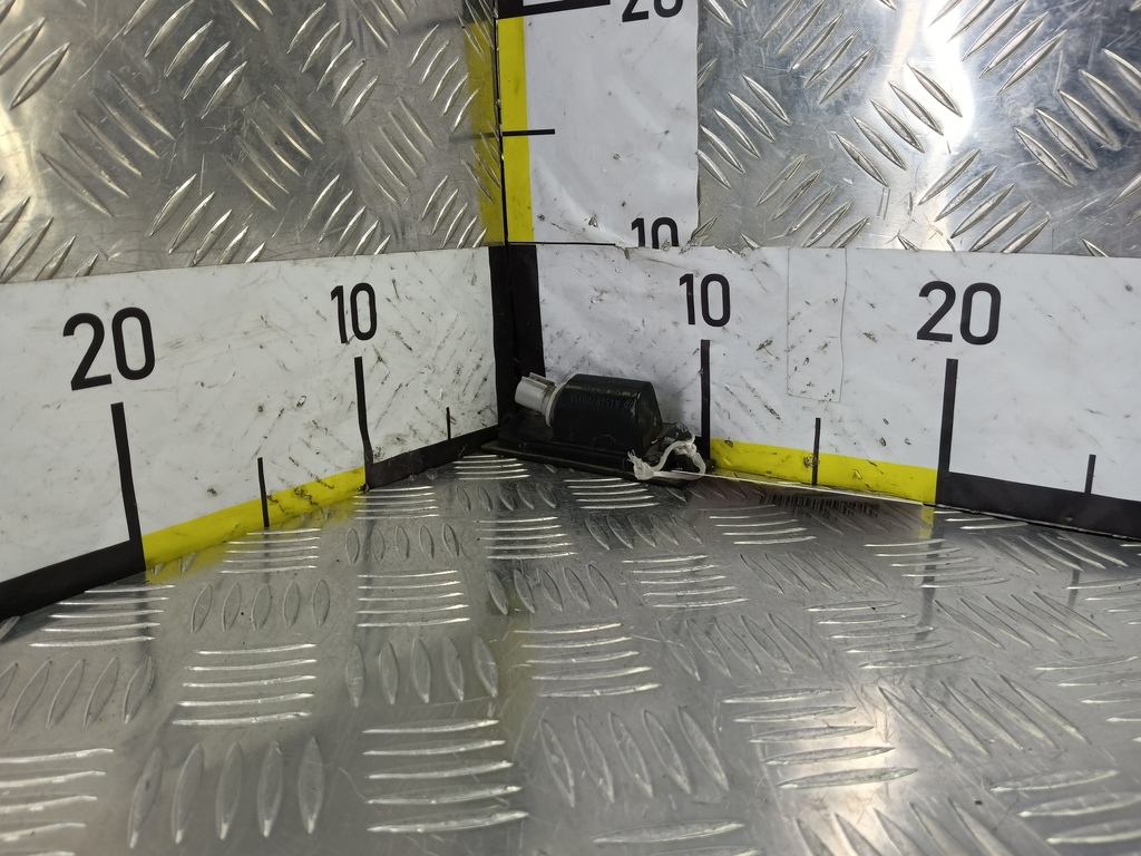 фонарь номерного знака MITSUBISHI COLT 1.3 MT (95 л.с.)Colt  Z30 (2002—2012) Хетчбэк MR957364, 1090 рублей, Москва