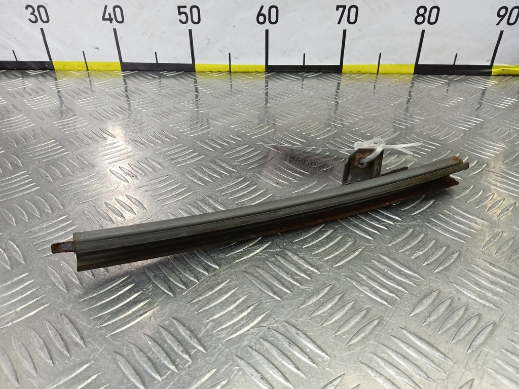 направляющая стекла двери MITSUBISHI LANCER 1.6 MT (98 л.с.)Lancer  IX рестайлинг (2005—2010) Седан MR525514, 750 рублей, Москва