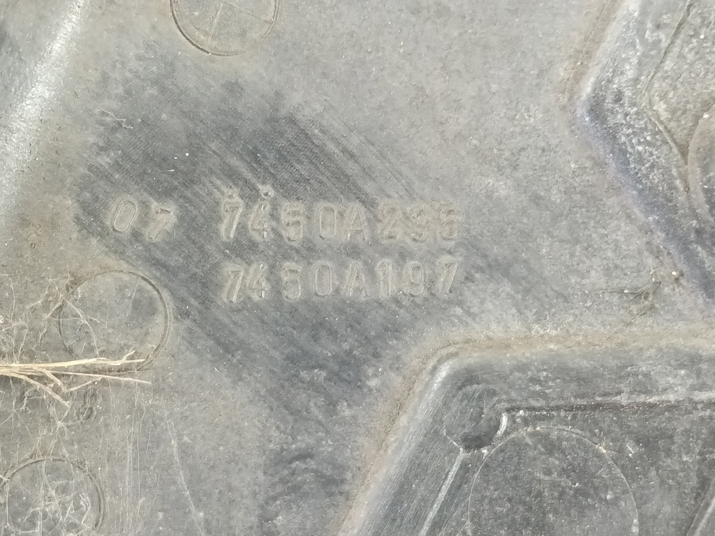 накладка бампера переднего MITSUBISHI LANCER 1.6 MT (98 л.с.)Lancer  IX рестайлинг (2005—2010) Седан 7450A214, 5580 рублей, Москва