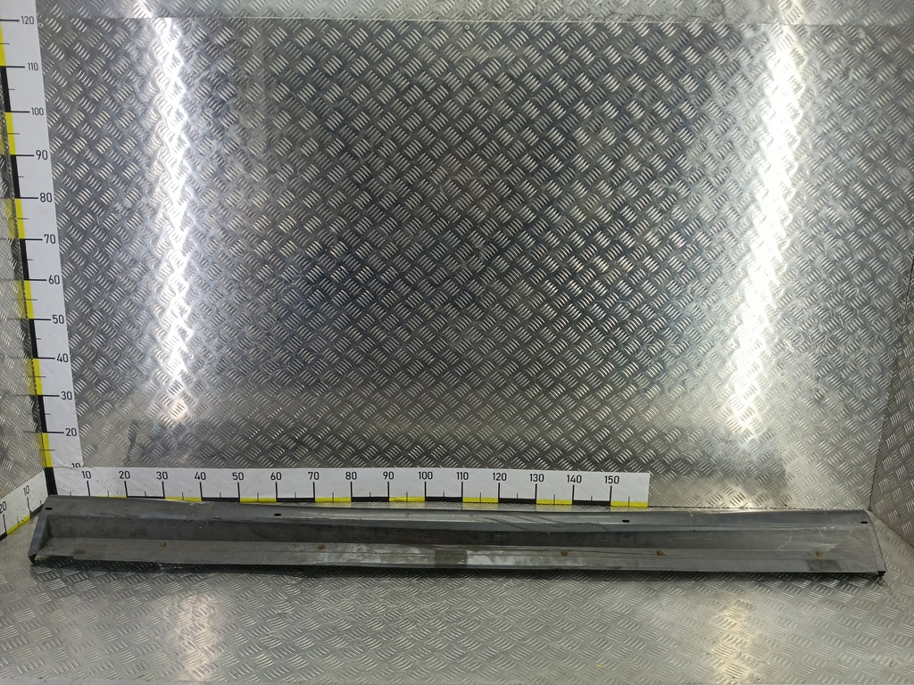 накладка порога MITSUBISHI LANCER 1.6 MT (98 л.с.)Lancer  IX рестайлинг (2005—2010) Седан MR380003, 2010 рублей, Москва