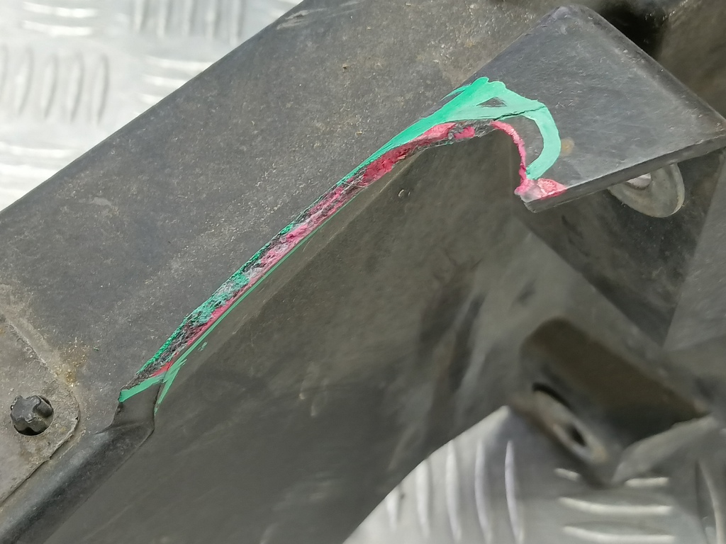 панель (телевизор) MITSUBISHI COLT 1.3 MT (95 л.с.)Colt  Z30 (2002—2012) Хетчбэк MN105057, 5000 рублей, Москва