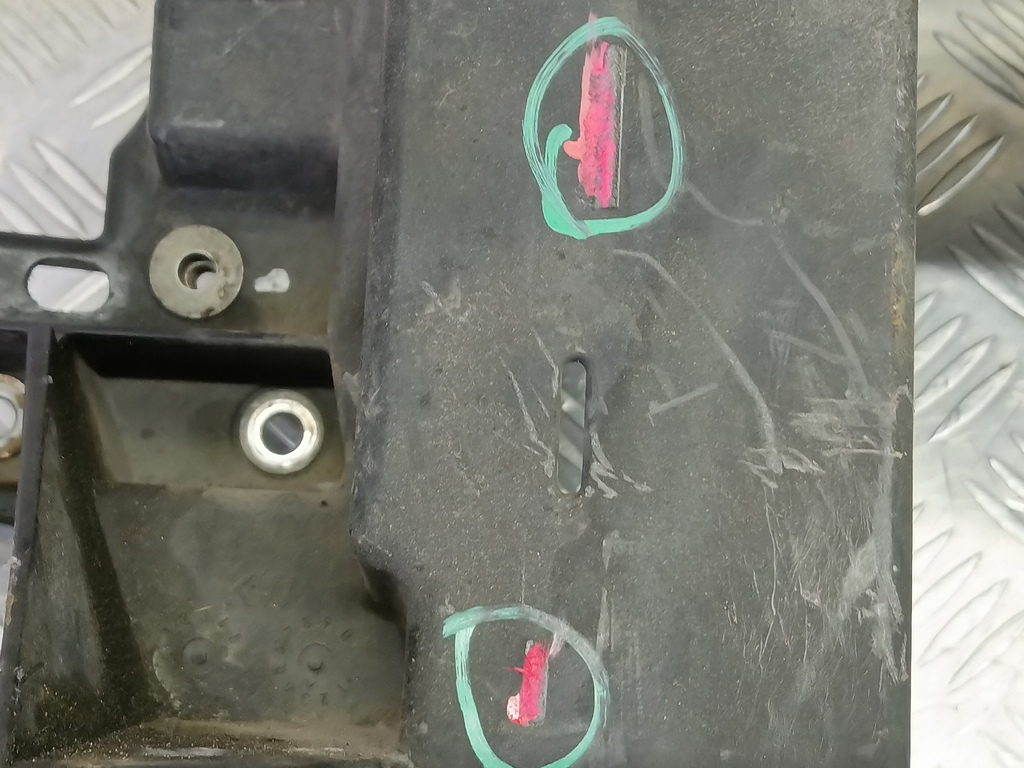 панель (телевизор) MITSUBISHI COLT 1.3 MT (95 л.с.)Colt  Z30 (2002—2012) Хетчбэк MN105057, 5000 рублей, Москва