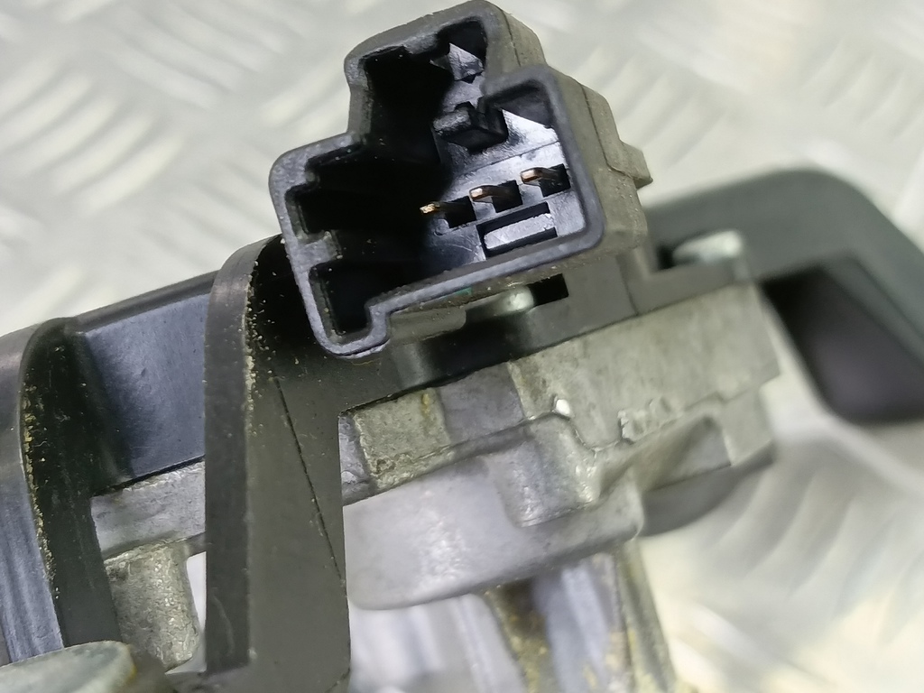 моторчик стеклоочистителя MITSUBISHI COLT 1.3 MT (95 л.с.)Colt  Z30 (2002—2012) Хетчбэк MN105051, 4079 рублей, Москва