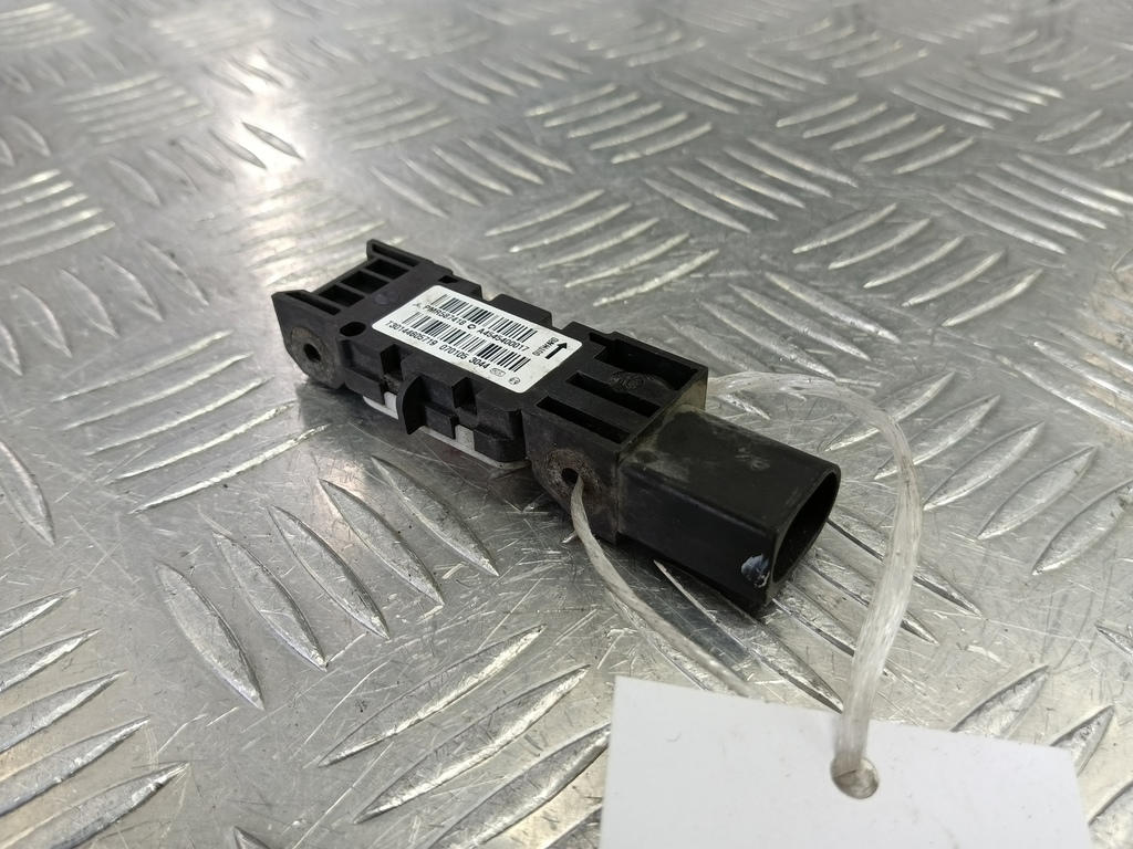 датчик удара (air bag) MITSUBISHI COLT 1.3 MT (95 л.с.)Colt  Z30 (2002—2012) Хетчбэк MR587418, 3279 рублей, Москва