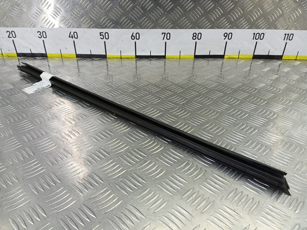 уплотнитель стекла MITSUBISHI COLT 1.3 MT (95 л.с.)Colt  Z30 (2002—2012) Хетчбэк MR959318, 860 рублей, Москва