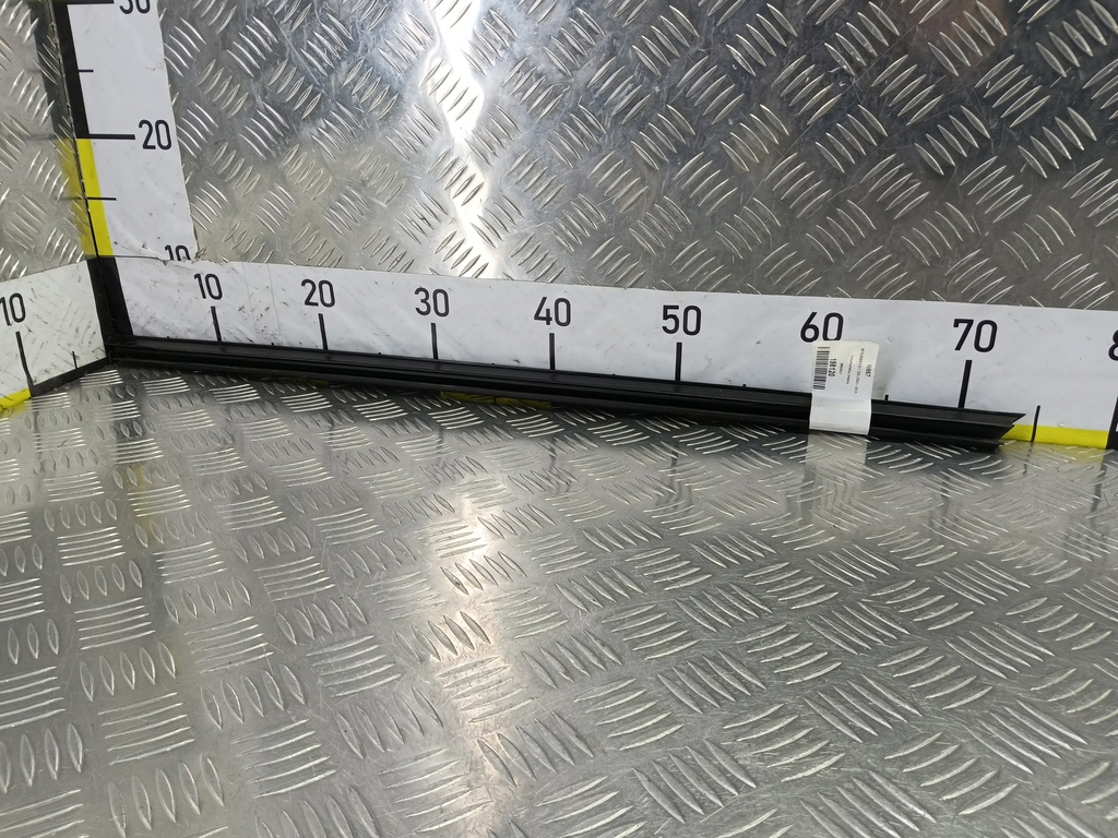 уплотнитель стекла MITSUBISHI COLT 1.3 MT (95 л.с.)Colt  Z30 (2002—2012) Хетчбэк MR959317, 1670 рублей, Москва