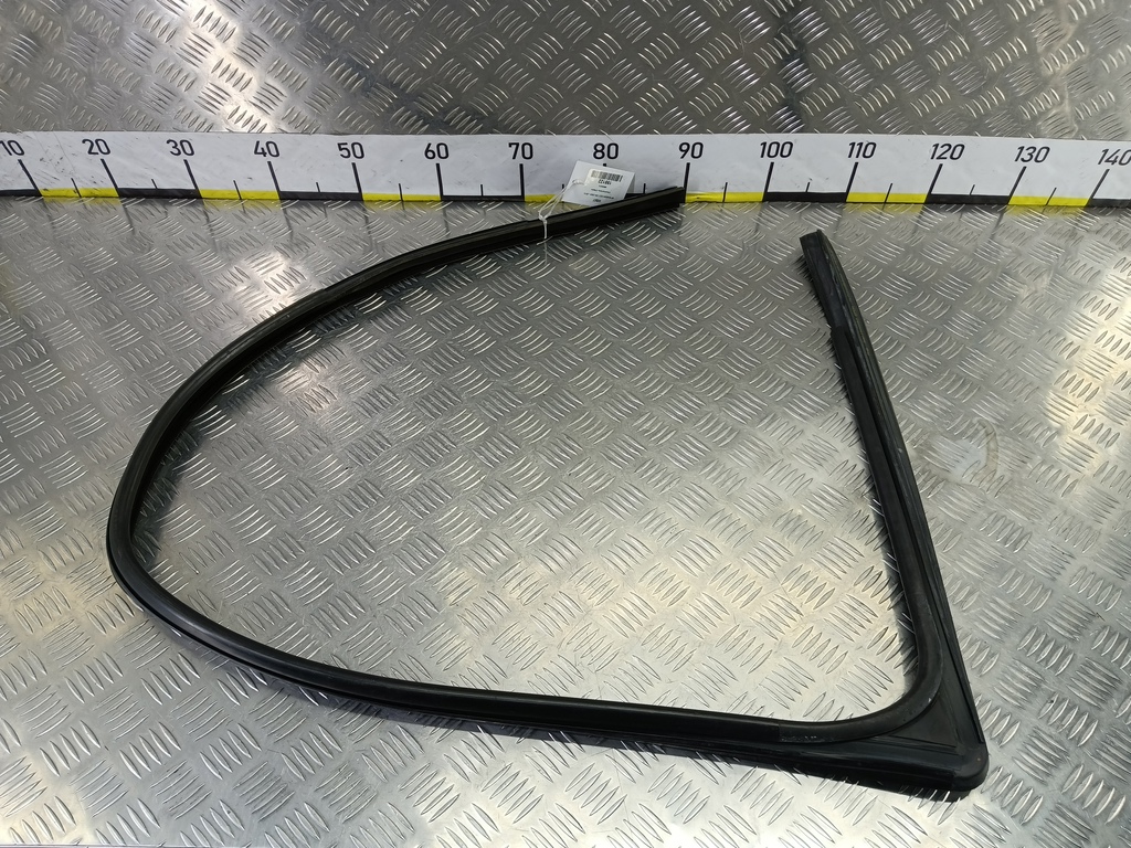 уплотнитель стекла MITSUBISHI COLT 1.3 MT (95 л.с.)Colt  Z30 (2002—2012) Хетчбэк MR959215, 1440 рублей, Москва