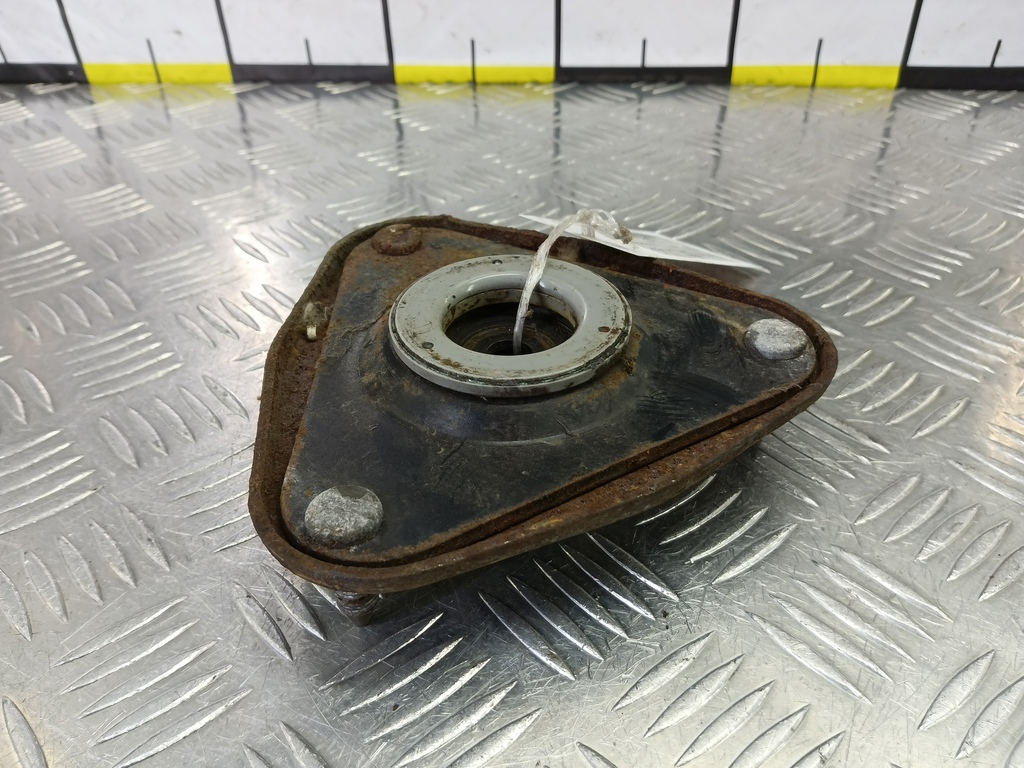 опора переднего амортизатора MITSUBISHI LANCER 1.6 MT (98 л.с.)Lancer  IX рестайлинг (2005—2010) Седан MR589877, 860 рублей, Москва