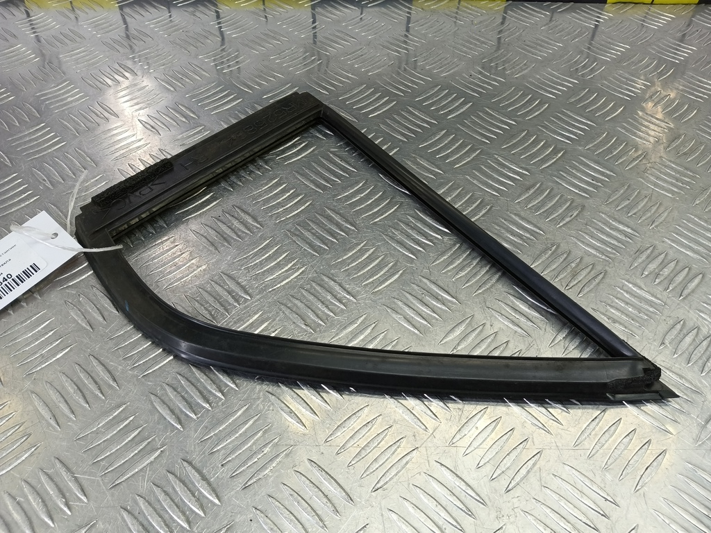 уплотнитель стекла MITSUBISHI LANCER 1.6 MT (98 л.с.)Lancer  IX рестайлинг (2005—2010) Седан MR525834, 520 рублей, Москва