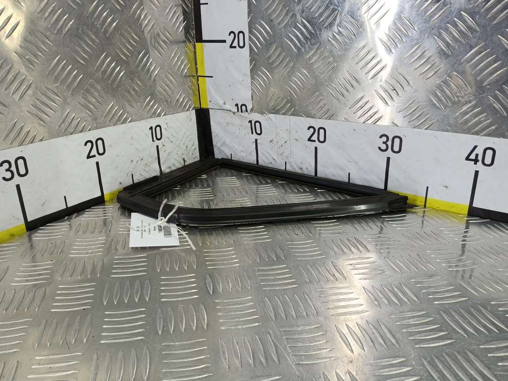 уплотнитель стекла MITSUBISHI LANCER 1.6 MT (98 л.с.)Lancer  IX рестайлинг (2005—2010) Седан MR525834, 520 рублей, Москва