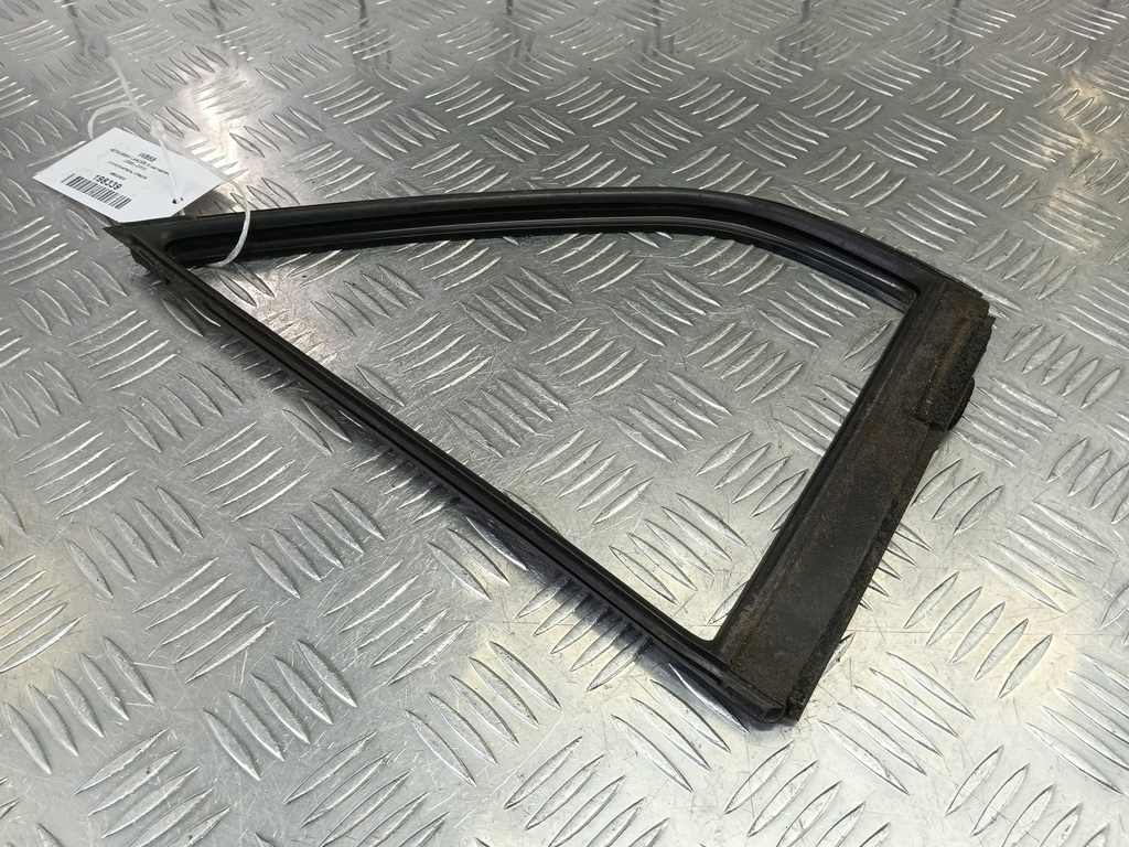 уплотнитель стекла MITSUBISHI LANCER 1.6 MT (98 л.с.)Lancer  IX рестайлинг (2005—2010) Седан MR525833, 520 рублей, Москва