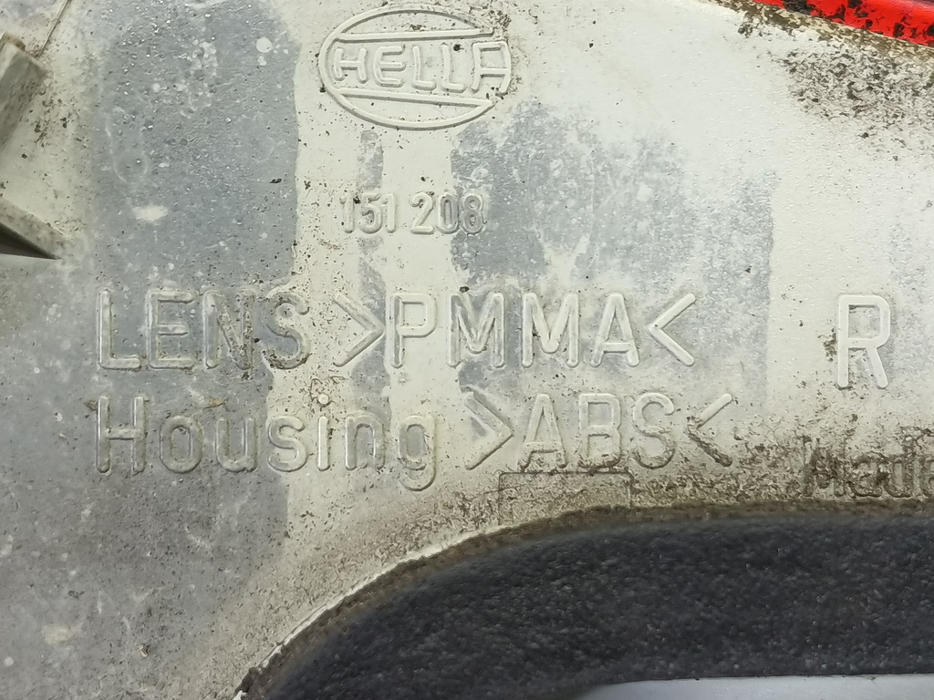 фонарь  (фара) MITSUBISHI CARISMA 1.6 AT (90 л.с.)Carisma  I рестайлинг (1999—2004) Лифтбек MR485476, 980 рублей, Москва