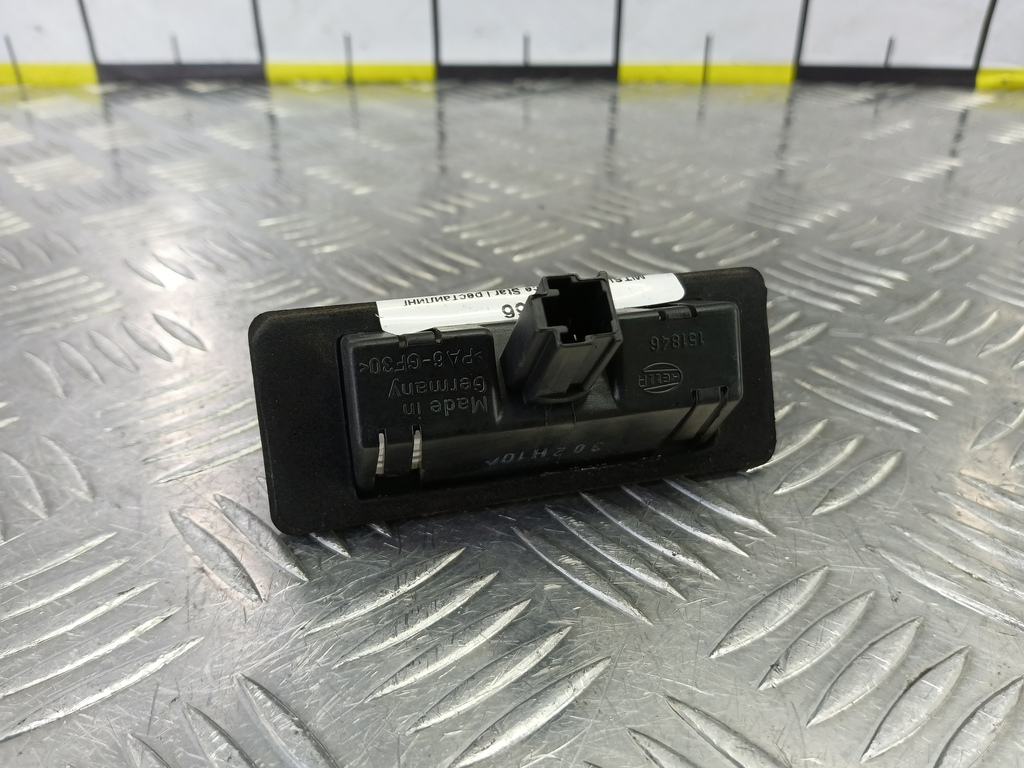 фонарь номерного знака MITSUBISHI CARISMA 1.6 AT (90 л.с.)Carisma  I рестайлинг (1999—2004) Лифтбек MR485387, 520 рублей, Москва