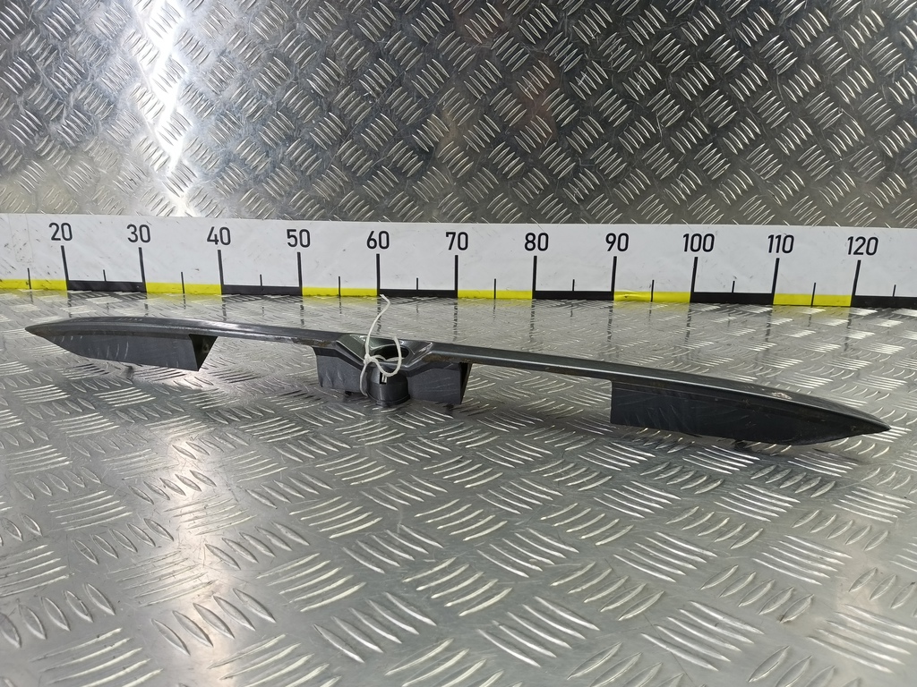 накладка крышки багажника MITSUBISHI CARISMA 1.6 AT (90 л.с.)Carisma  I рестайлинг (1999—2004) Лифтбек MR586551, 630 рублей, Москва