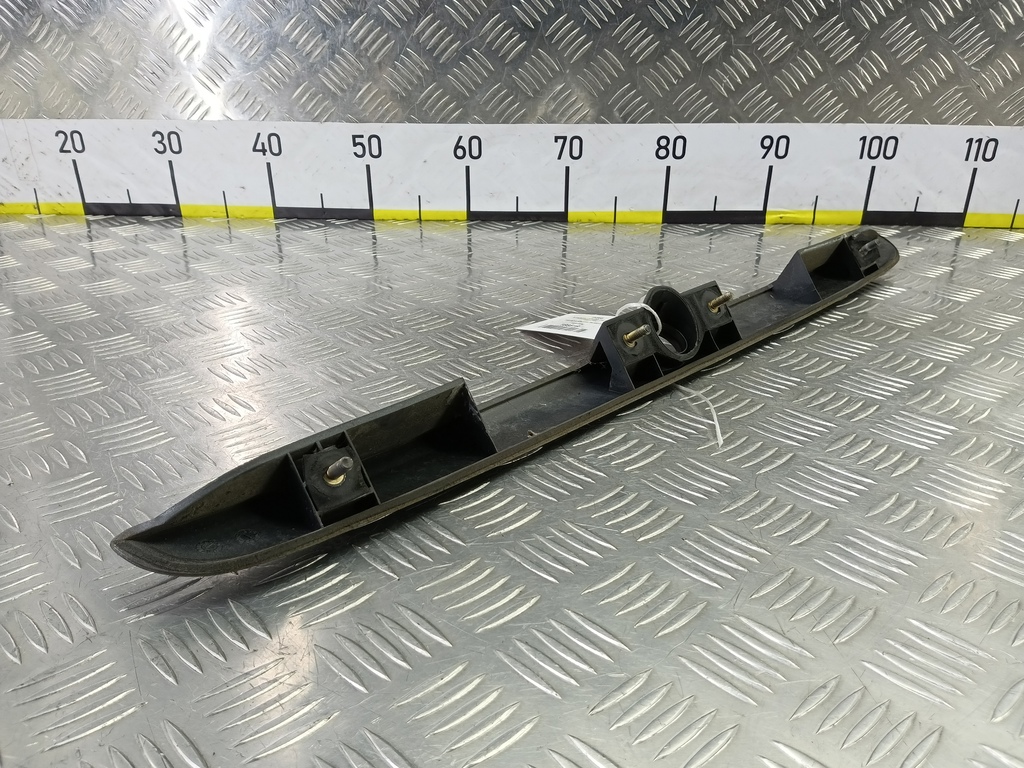 накладка крышки багажника MITSUBISHI CARISMA 1.6 AT (90 л.с.)Carisma  I рестайлинг (1999—2004) Лифтбек MR586551, 630 рублей, Москва