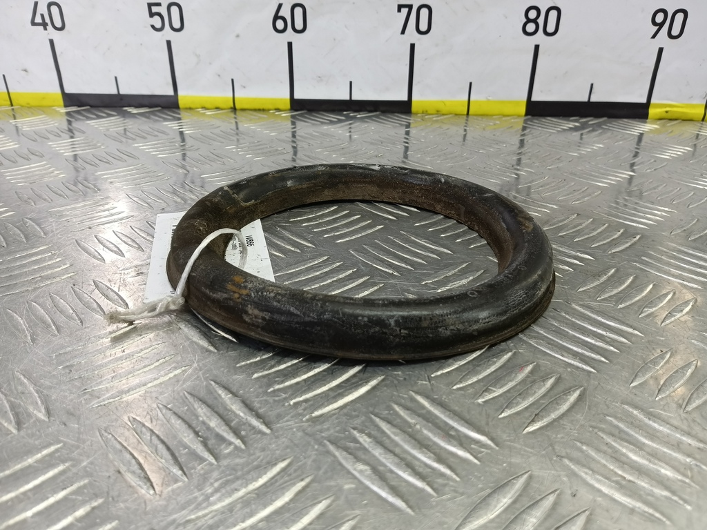 опора пружины MITSUBISHI CARISMA 1.6 AT (90 л.с.)Carisma  I рестайлинг (1999—2004) Лифтбек MR913368, 860 рублей, Москва